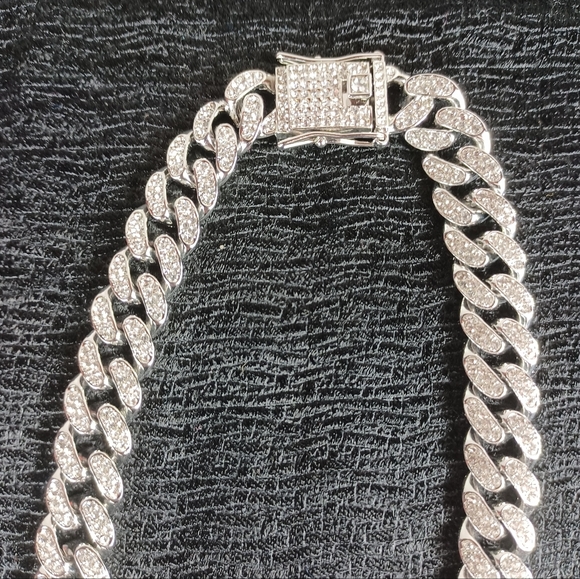 NFL Philadelphia Eagles Necklace Pendant Cuban Chain Link Football Jewelry - Picture 5 of 6